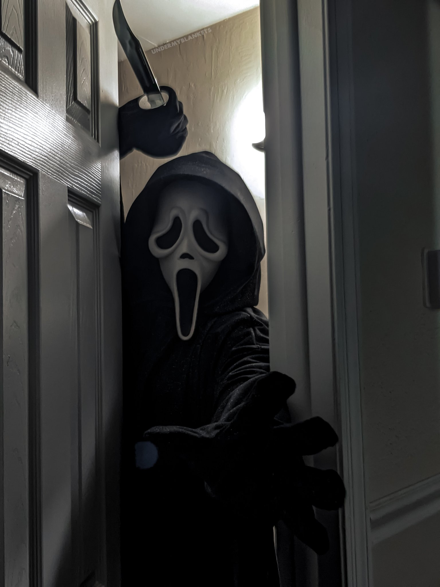 Under My Blankets 😱🔦 on Twitter "ꜱᴜʀᴘʀɪꜱᴇ! 👻🔪 https//t.co/GVSzptkIM4