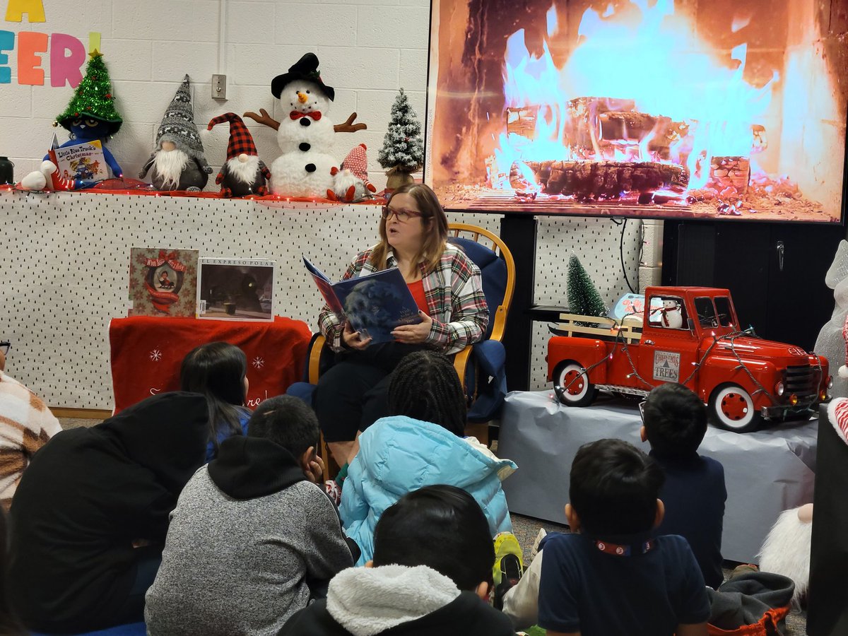MrsPlascensia's tweet photo. Thank you @LivelyCounselor for reading A Wish to Be a Christmas 🎄!! Sweet story with a great lesson. @LivelyEagles @IrvingLibraries @IrvingISD #LivelyReads #WinterReadAloud https://t.co/k3ptAGV2Sp