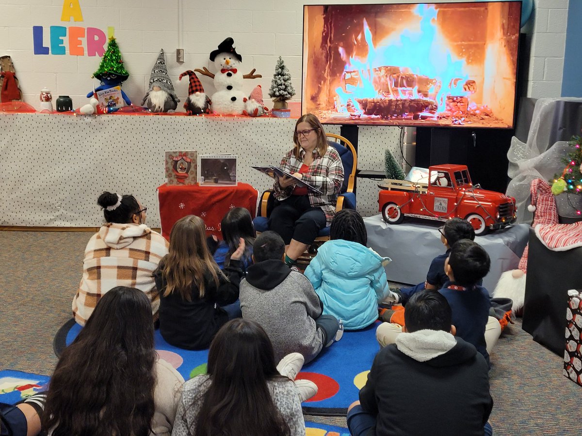 MrsPlascensia's tweet photo. Thank you @LivelyCounselor for reading A Wish to Be a Christmas 🎄!! Sweet story with a great lesson. @LivelyEagles @IrvingLibraries @IrvingISD #LivelyReads #WinterReadAloud https://t.co/k3ptAGV2Sp