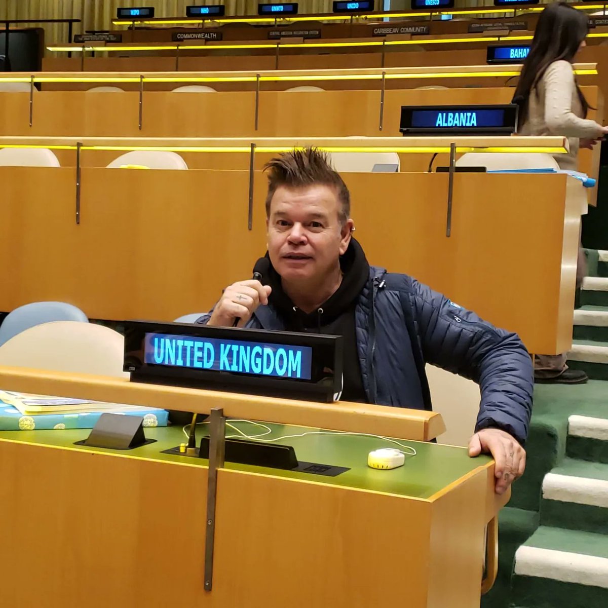 pauloakenfold's tweet photo. Solving some problems for the United Kingdom 😂 🇬🇧
#ivegotyou #whatwestarted #music #dj https://t.co/XHMmpaYLjk