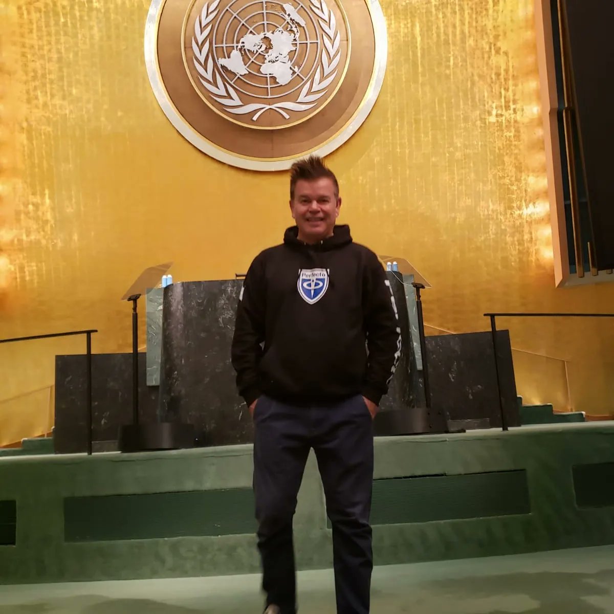 pauloakenfold's tweet photo. Solving some problems for the United Kingdom 😂 🇬🇧
#ivegotyou #whatwestarted #music #dj https://t.co/XHMmpaYLjk