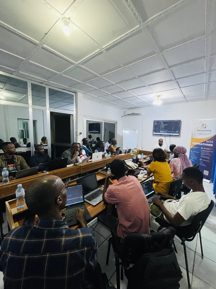 AfriLearning's tweet photo. 🎯 Début aujourd'hui de la formation en Développement Web:    
           📎 Concevoir un site web grâce au langage PYTHON

Nous souhaitons aux participants une bonne formation! 

#formation #informatique #developpementweb #Python #reactjs #Django #business #APIs https://t.co/yT9c8K24q1