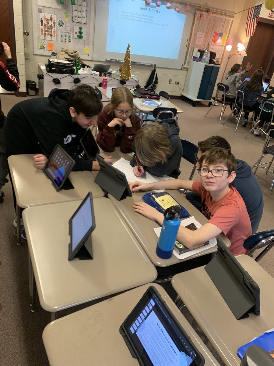MsTestaSilver7's tweet photo. Last week we had our last book club discussion! Students worked together to discuss how their character changed, author techniques, and author goals 📝 #7silvershines #twisterpride https://t.co/VyONkZJ8OY