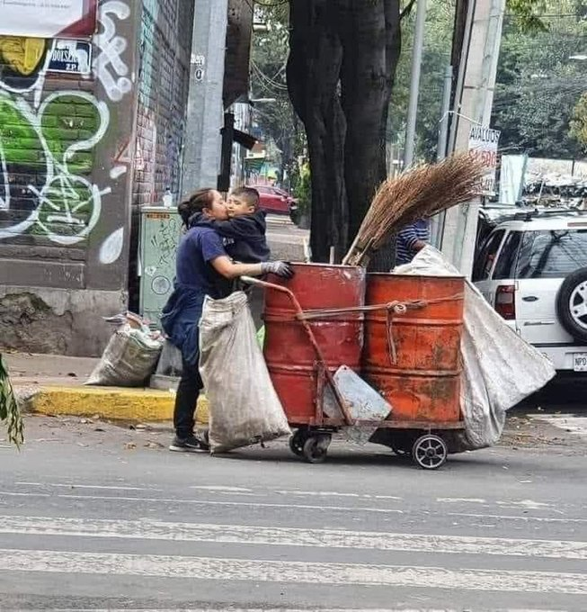 Andreasol_69's tweet image. El regalo más importante no es aquel que se compra con dinero, sino aquel que viene del corazón.