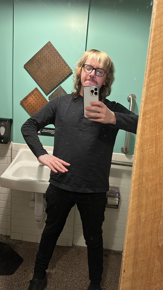 stanley Tushy™️ on Twitter "Here at the legendary Sketchbook Taproom