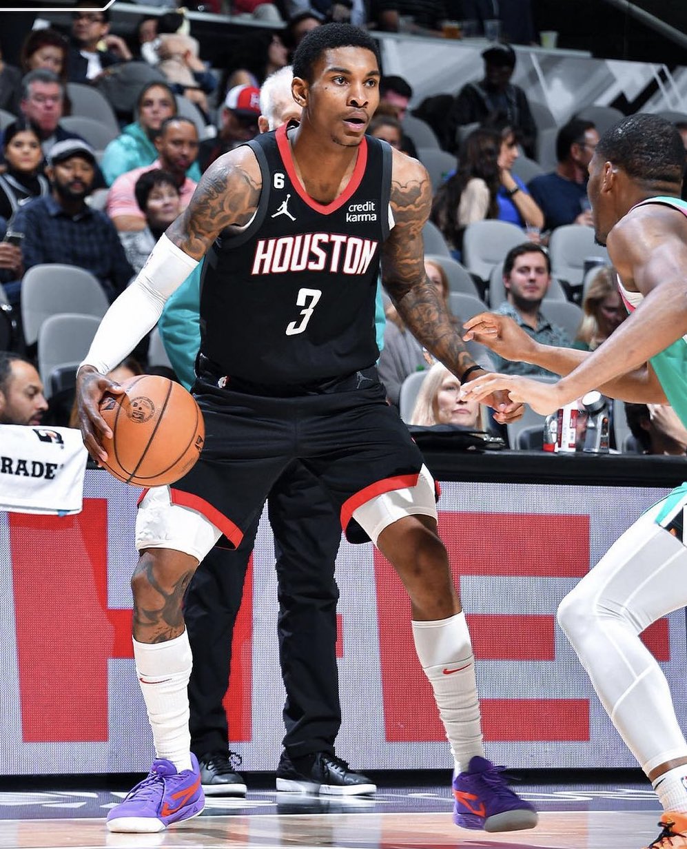 rockets-lead-on-twitter-rockets-will-battle-with-the-spurs-for-worst