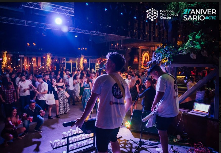 👉🏻 Nuestros socios hacen que #Córdoba sea el ecosistema tecnológico más grande del interior del País.
🎊🎉Nos divertimos, brindamos, bailamos y la noche fue especial porque  la #ComunidadTIC reunida es el testimonio de que juntos se pueden lograr grandes objetivos y proyectos.