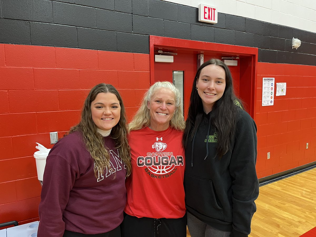 Amy Malone tweet media