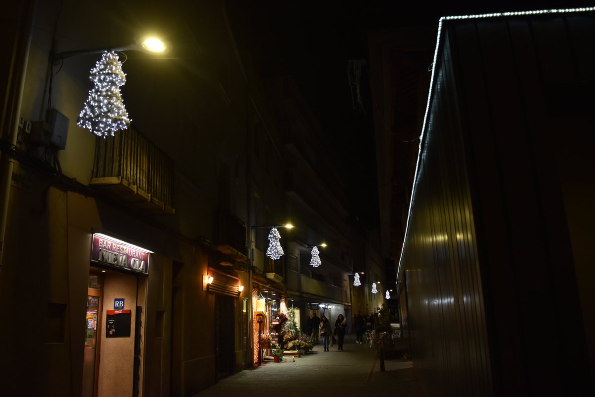ajsantfeliu's tweet photo. 🤩 Llums i figures 3D de grans dimensions estan distribuïdes per tot #SantFeliu i acompanyen la ciutadania durant les festes de #Nadal. 

👁️ Ja les has vist totes? https://t.co/upAWB3onD8