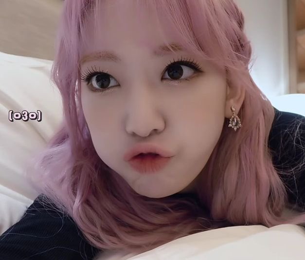 lsrfmsanrio's tweet photo. #SAKURA #사쿠라 #LESSERAFIM #LE_SSERAFIM #IZONE https://t.co/MhYnGLDlR3
