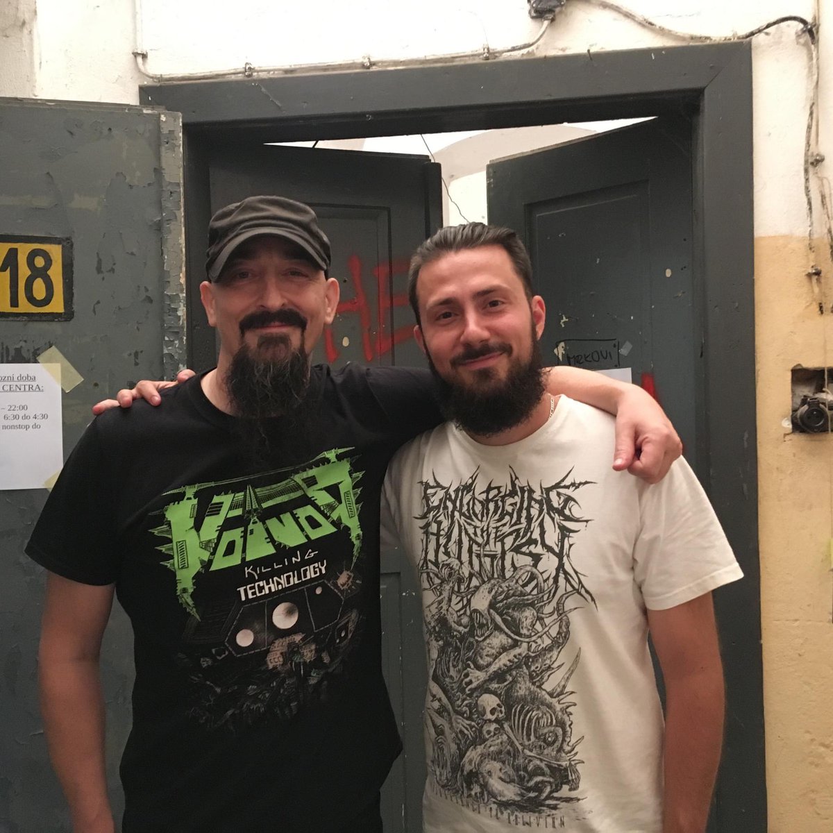 RnRJournalist's tweet photo. Happy birthday @AaronAedy of @OfficialPL! Great memories on our front cover interview at Brutal Assault 2018.

https://t.co/mASbFpHlGe https://t.co/CZNEa3pHT7