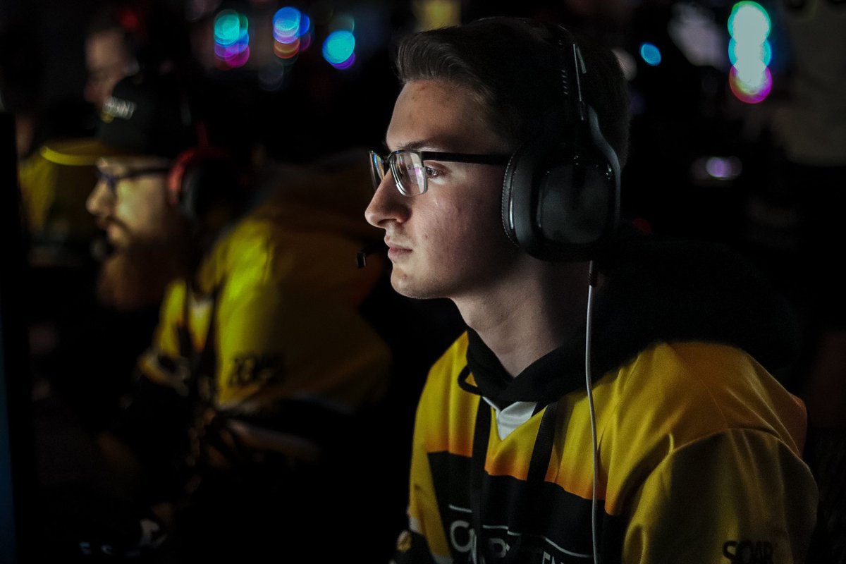 Rayzor_Pro's tweet photo. This weekend was absolutely amazing! Huge shoutout to my teammates @OpR3con @MLGClayton @ScorpianRanger! @JDuke_Live for doing everything possible behind the scenes at the event! And @Omniprodigies &amp; @UnwantedH3R0 for allowing us to rep the org! I am beyond grateful for you all! https://t.co/MjH3vPSCk1