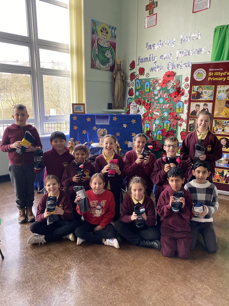 Illtyds_RC's tweet photo. Thank you to our mini Vinnies for their ‘Toasty Toes’ sale. We raised £51 and used the money to buy cosy socks which we have passed onto locally based charity ‘Loaves and Fishes’ to be distributed to people in need
#HelpingUsHelpOthers #Community #MiniVinnies https://t.co/yC6bwwnuPy