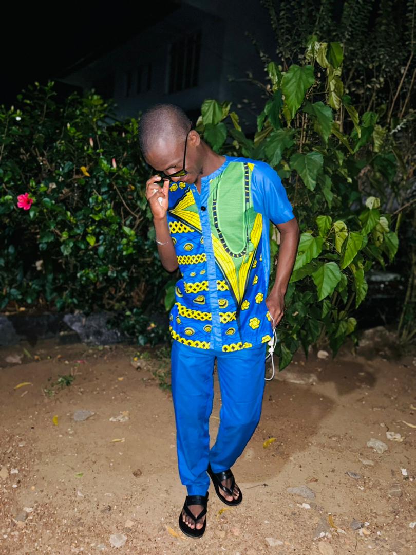 junisak's tweet photo. Ar say #problemnordeyfinish make we #trydeyenjoyoh..... We lek we #SierraLeone . Me na #Saloneborbor tigin
Tnx @IamYeniva & team @MadengnFestival. #christmas #madengn2022. U sef 4 knw #notopanhype #MadengnBeachFestival 2nite
#imsexy n #iknowit
#salonetwitter
#MamaSalone
#Salone https://t.co/gTYeEZqh8y