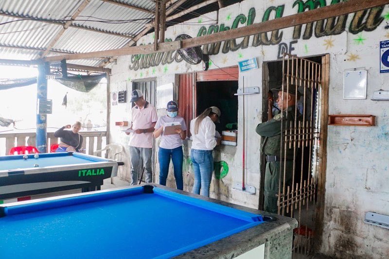 sec_ambiente's tweet photo. Hicimos inspecciones de vigilancia🔍 y control de ruido 🔇en locales abiertos al público, para verificar el cumplimiento de las normas y la documentación, para garantizar la tranquilidad de los residentes cercanos a estos sectores. 
#TransformamosAmbiente https://t.co/I7fBKZyTXl