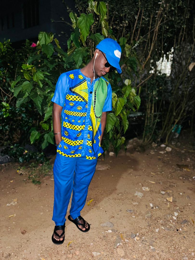 junisak's tweet photo. Ar say #problemnordeyfinish make we #trydeyenjoyoh..... We lek we #SierraLeone . Me na #Saloneborbor tigin
Tnx @IamYeniva & team @MadengnFestival. #christmas #madengn2022. U sef 4 knw #notopanhype #MadengnBeachFestival 2nite
#imsexy n #iknowit
#salonetwitter
#MamaSalone
#Salone https://t.co/gTYeEZqh8y