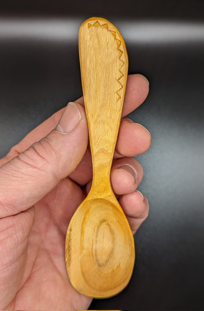Really pleased with this little cherry spoon.

@Madein_Mon #woodcarving #whittling #woodlove #greenwoodworking #greenwood #handcarved #spoon #woodenspoon  #spooncarvingisgoodforyou #spooncarving #slöjd #cherry