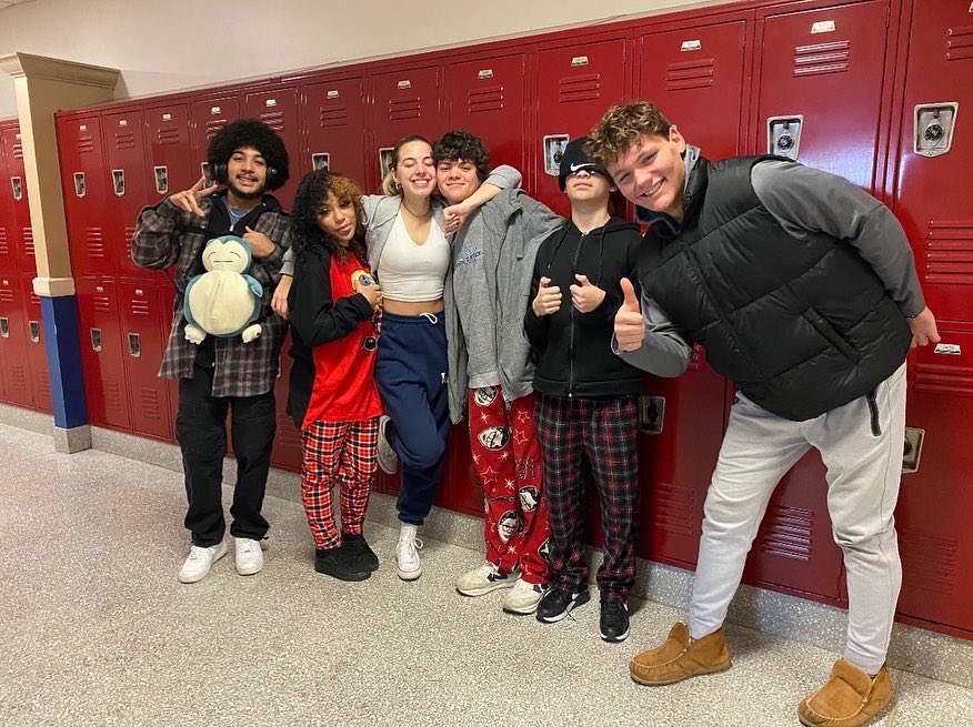 lhslibertylife's tweet photo. Today, the Hurricanes had a great start to LHS Holiday Spirit Week and wore their most festive pjs! 🎁 https://t.co/MU7shVdjsz