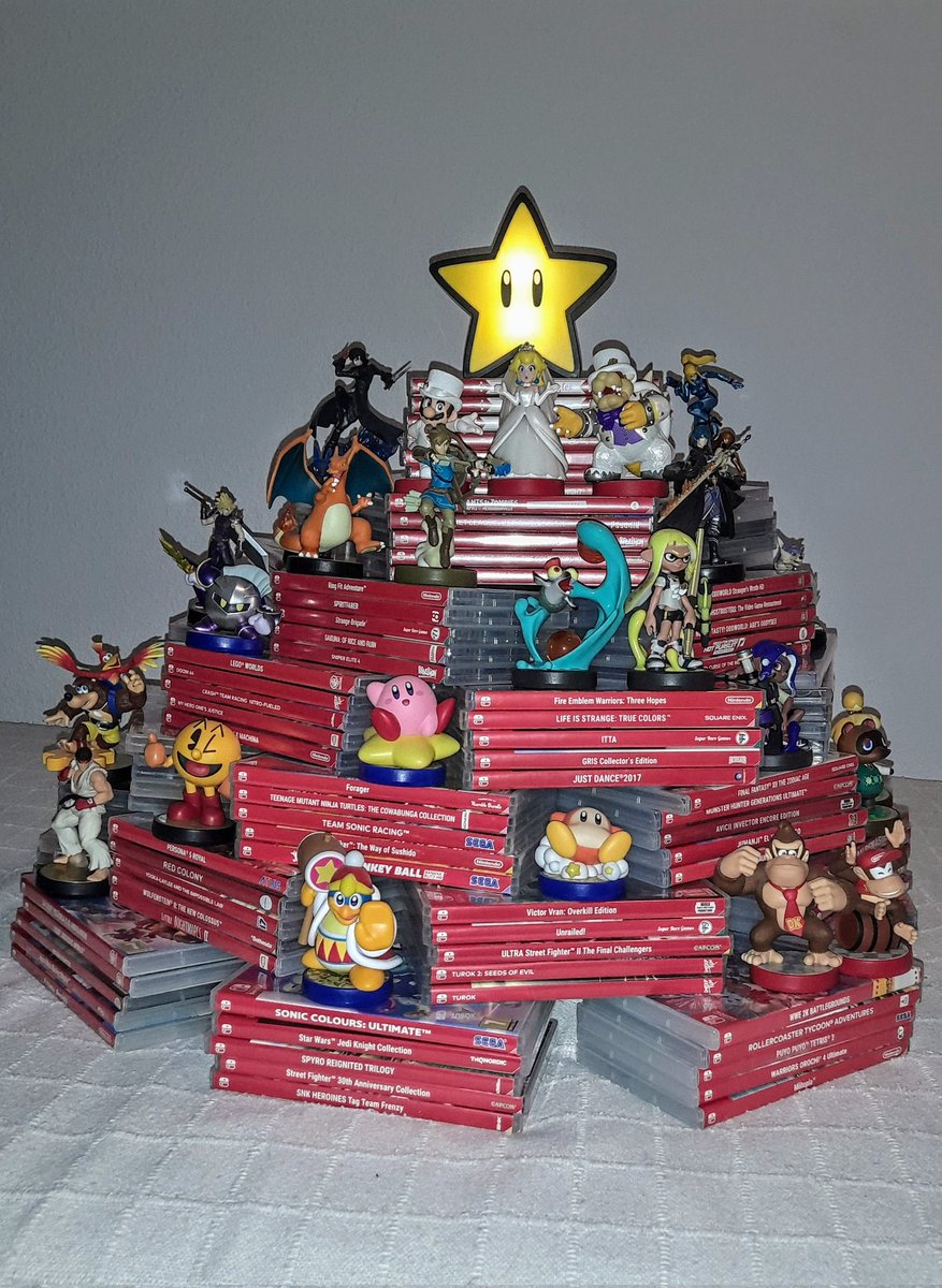 miketendo64's tweet photo. To all our #SwitchCorps buddies out there, #MerrySwitchmas!!! How do you like our Switchmas Tree? 😅 https://t.co/1sMaYjCEXL