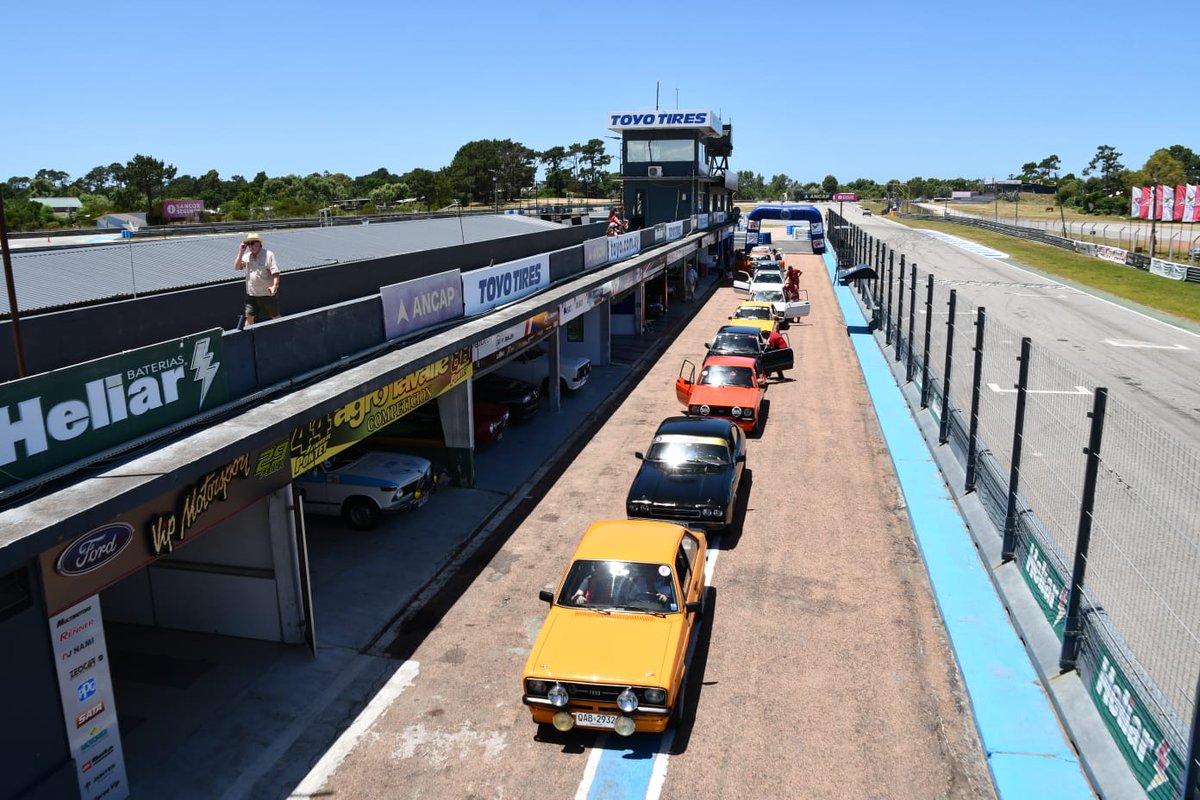 CUASoficial's tweet photo. El sábado pasado más de 40 tripulaciones pudieron disfrutar de la pista del autódromo de El Pinar desde las 9am hasta las 13 horas. Fue una jornada distendida para compartir entre amigos donde realizamos distintos recorrimos bajo un promedio impuesto.

#cuas2022 https://t.co/NODz1xo3qv