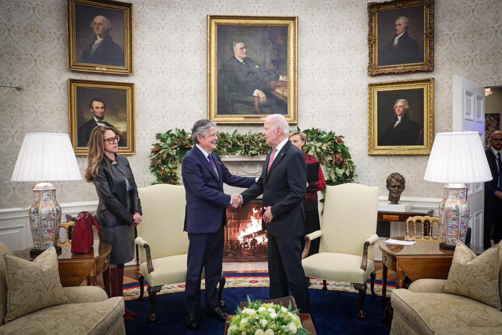 LassoGuillermo's tweet photo. Gracias presidente Joe Biden, @POTUS, por su recibimiento. Fue un encuentro muy productivo. Coincidimos en fortalecer la cooperación para la estrategia de seguridad del Ecuador y reafirmamos nuestro interés en un acuerdo comercial para unir aún más ambas naciones. https://t.co/gT0YedVhCD