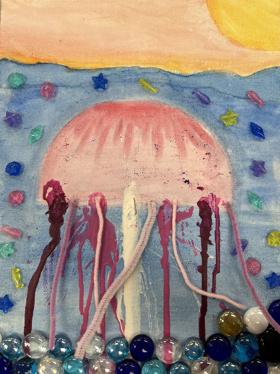 Art_Mrs_Greiner's tweet photo. Some fun mixed media artwork before break! @CTBarkalow #paperquilling #crayonmelting #foundmaterials https://t.co/AAxyFbRaxR