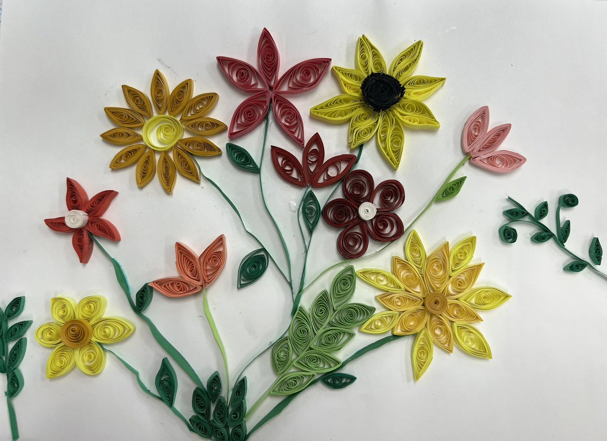 Art_Mrs_Greiner's tweet photo. Some fun mixed media artwork before break! @CTBarkalow #paperquilling #crayonmelting #foundmaterials https://t.co/AAxyFbRaxR