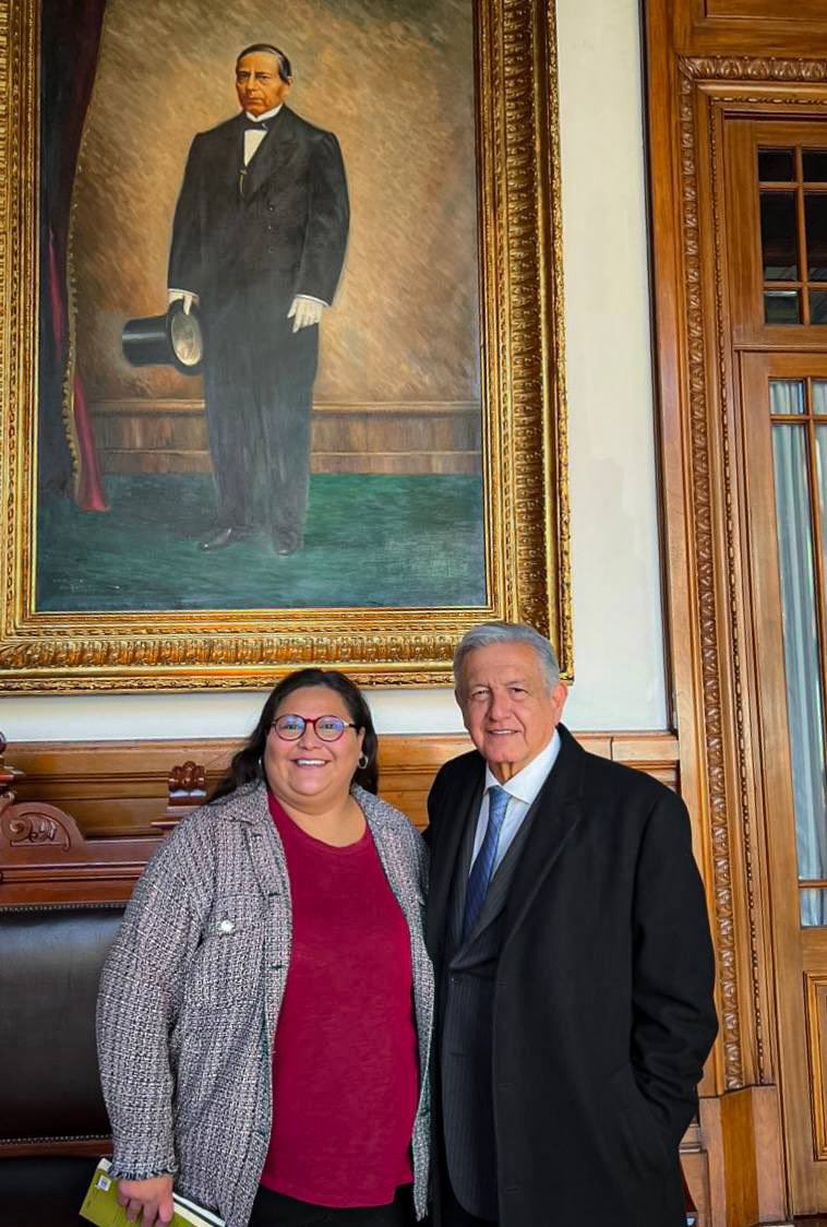 Andrés Manuel <a href="/lopezobrador_/">Andrés Manuel</a> es el dirigente más importante de nuestra época; pasará a la historia como el iniciador de la #CuartaTransformación y el mejor presidente de la historia moderna.

¡Qué honor acompañar este momento histórico! Gracias por tanto, Presidente. 🤍