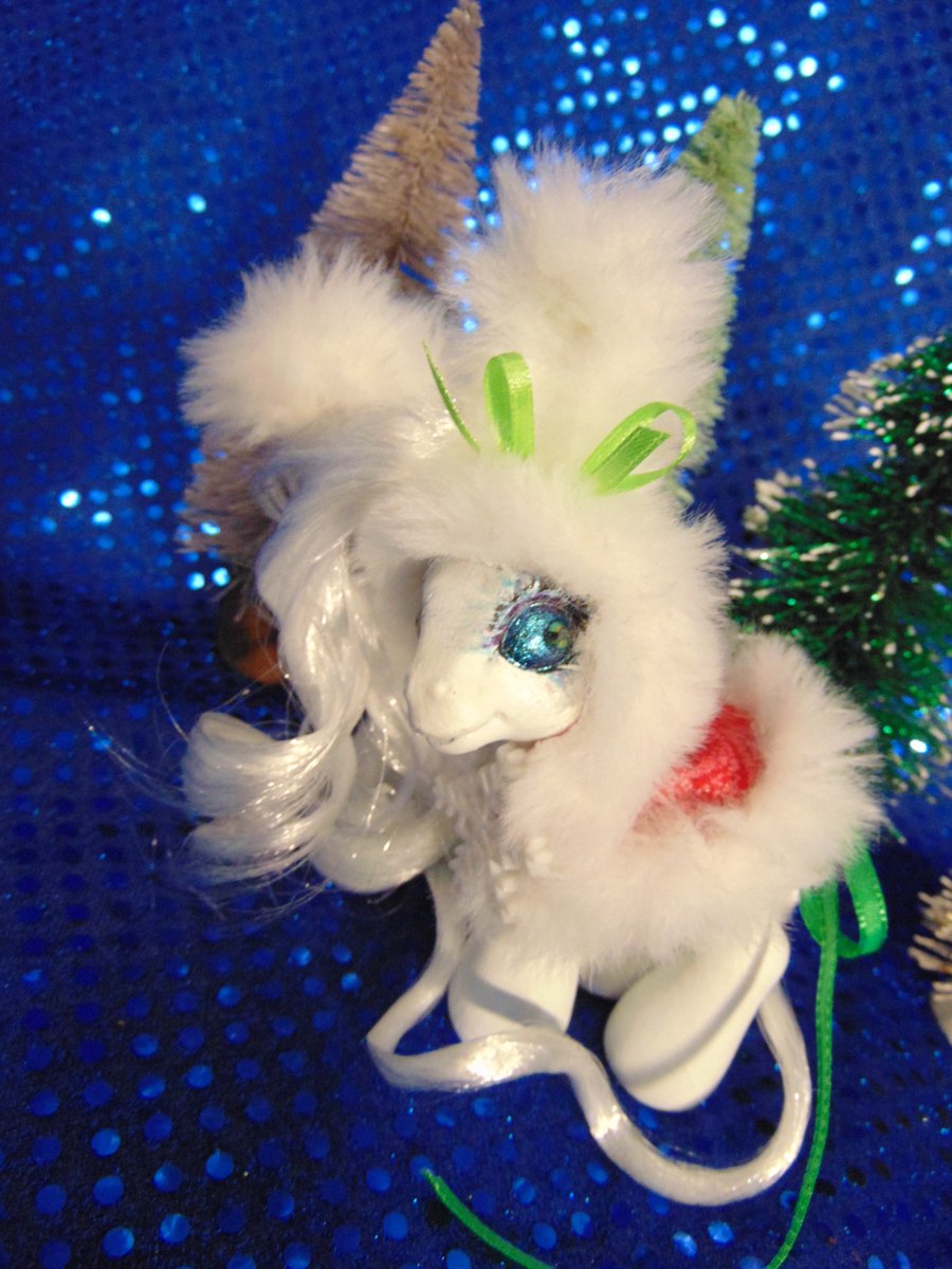 ManaCrafts's tweet photo. In late November I had a dream that I made this Snowbunny custom pony so I made sure to create it! I feel artists should always create their visions from dreams.
Etsy listing: https://t.co/xkIatMfFnq
#snowbunny #HappyHolidays2022 #holidays #wintertime #MLP #mylittlepony #g3mlp https://t.co/f85ZKLdJKj