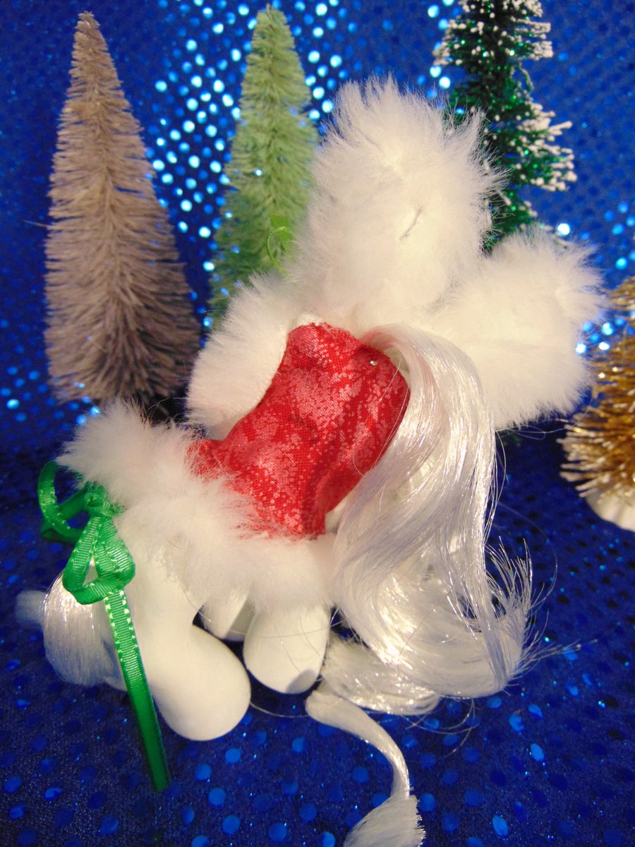 ManaCrafts's tweet photo. In late November I had a dream that I made this Snowbunny custom pony so I made sure to create it! I feel artists should always create their visions from dreams.
Etsy listing: https://t.co/xkIatMfFnq
#snowbunny #HappyHolidays2022 #holidays #wintertime #MLP #mylittlepony #g3mlp https://t.co/f85ZKLdJKj