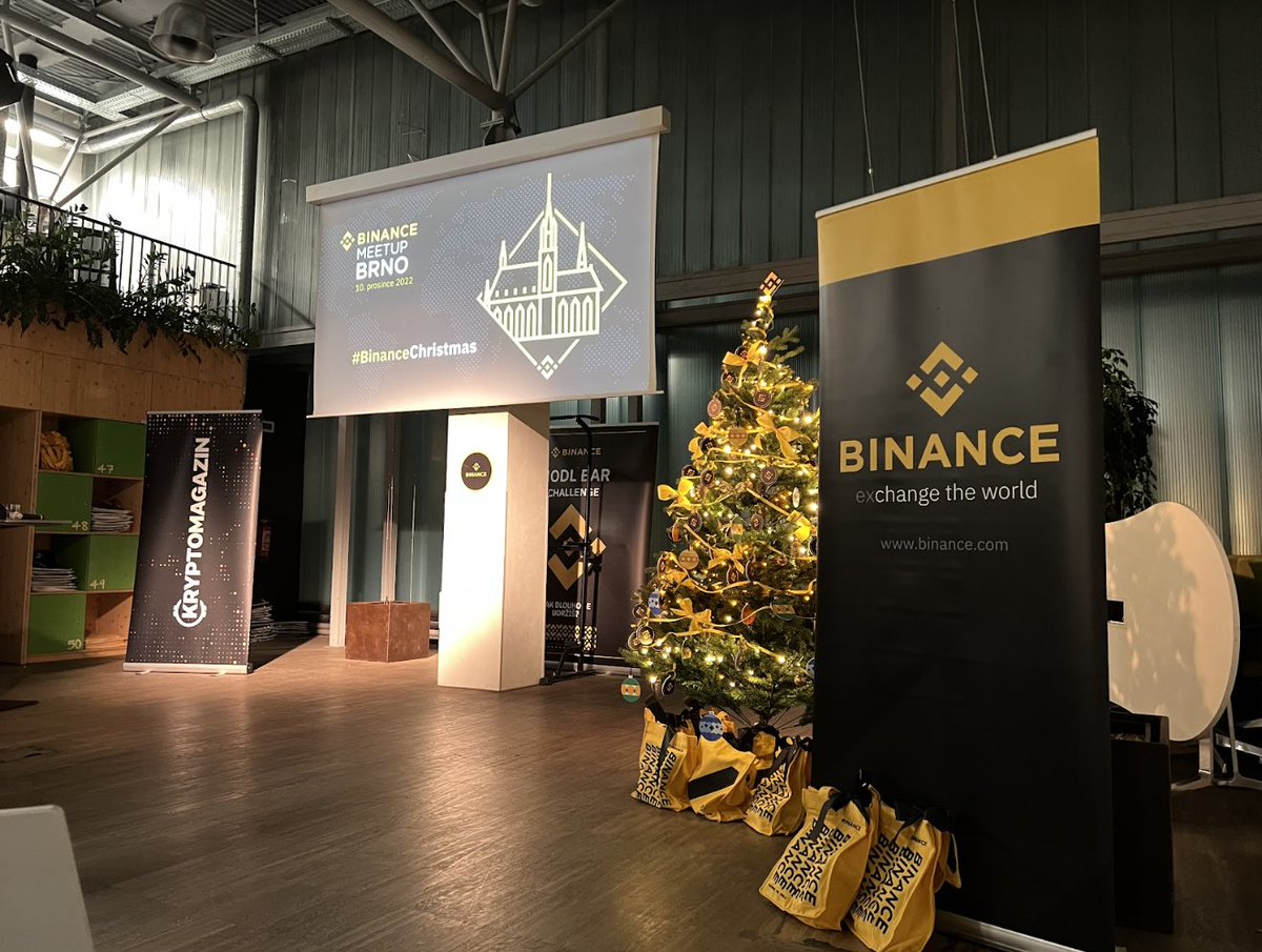 binance's tweet photo. #BinanceChristmas meet-up in Brno 🇨🇿

With over 200 attendees, the #Binance community in Czechia gathered to talk about all things crypto, network, and most importantly of all, have fun. https://t.co/mRFPyNtMoG