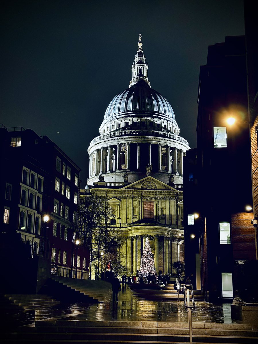 stevecinn's tweet photo. @halidecamera St Paulβs Cathedral, London, UK. Taken with #halidecamera https://t.co/hESDTBIYRO
