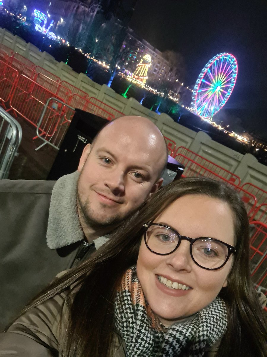 Jo4nn4b4n4n4's tweet image. Xmas markets and overnight stay in Edinburgh last night! They were not as good as previous years 👎 still had a great night, good to get a wee break!