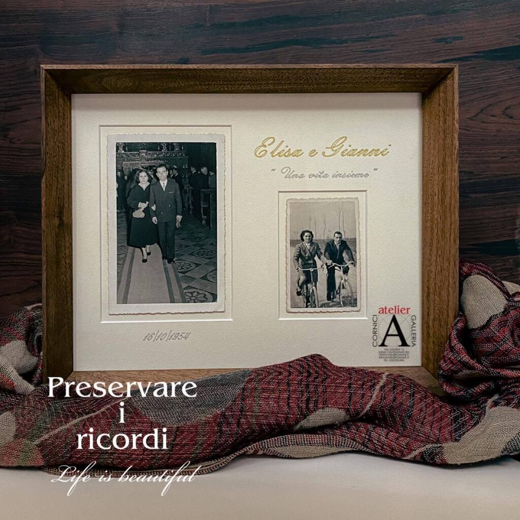 atelieronline's tweet photo. Conservare i ricordi di famiglia, uno degli scopi dell’ incorniciatura. In questa cornice è stato utilizzato un vetro muse alle invisibile con protezione 99% UV. Le fotografie sono state fissate con nastro anti acido e ph neutro al fondo e tutti gli elem… https://t.co/uU86RlUO6X https://t.co/3zQkww5xd0