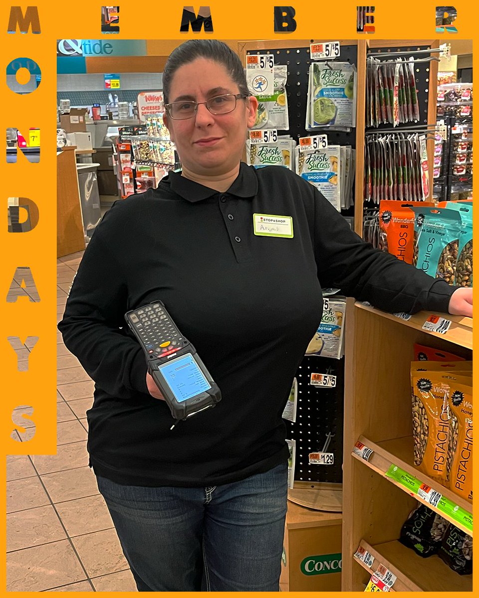 L1500Political's tweet photo. This #MemberMonday we happily recognize our Stop & Shop member, Angela Colombo. She has been a union member for the last 6 years. She currently works in the scanning department. Be sure to say hi to Angela next time you are shopping in Stop & Shop. #MemberMondays #AngelaColombo https://t.co/cTUvQ8Upy3