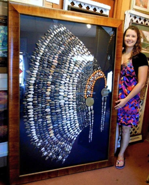 zoomy8's tweet photo. An AMAZING #customframed #art piece featuring more than 1,200 arrowheads mounted in this Native American design.
Source: John Malone https://t.co/87rP0YcEIf