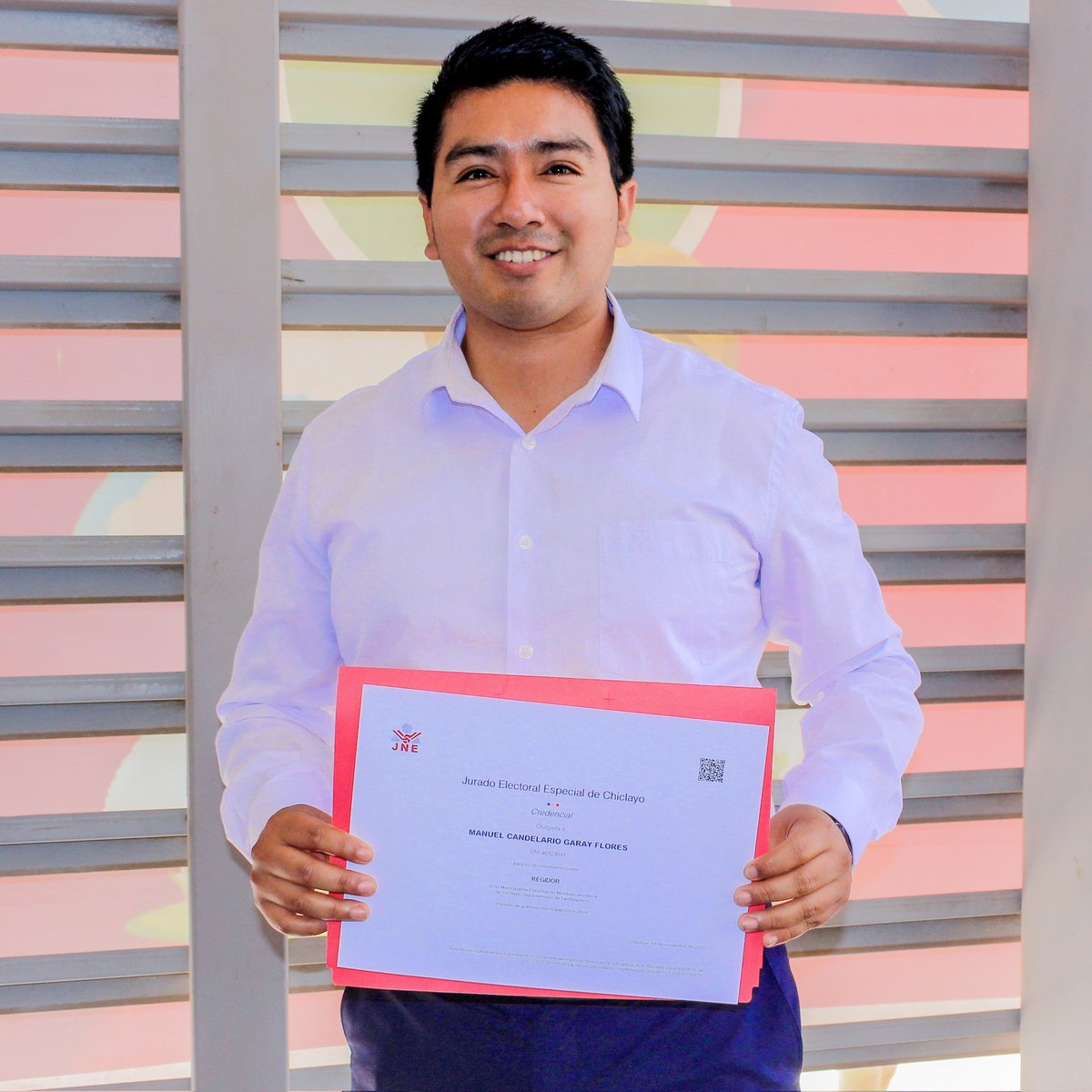 regidorgaray's tweet photo. Las palabras que busco para agradecerles no existen, pues mi agradecimiento hacia ustedes es tan grande que no tiene comparación ❤️
Por la reconstrucción de Monsefu por monsefuanos 
#Adelante
#NuevaFotoDePerfil https://t.co/OAy4VGTIdv