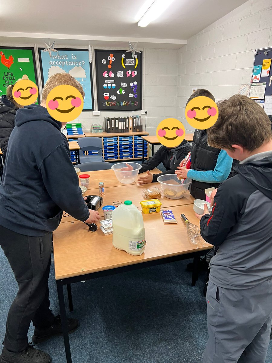MissKBrady's tweet photo. The great @LeverParkSchool Y9 ‘cake off’! 
Hoping to beat them all with my Oreo cheesecake🤞🏼
Thank you @Livvi_Fay for our eggs🥚⏲️ https://t.co/qNAnr8Biq1