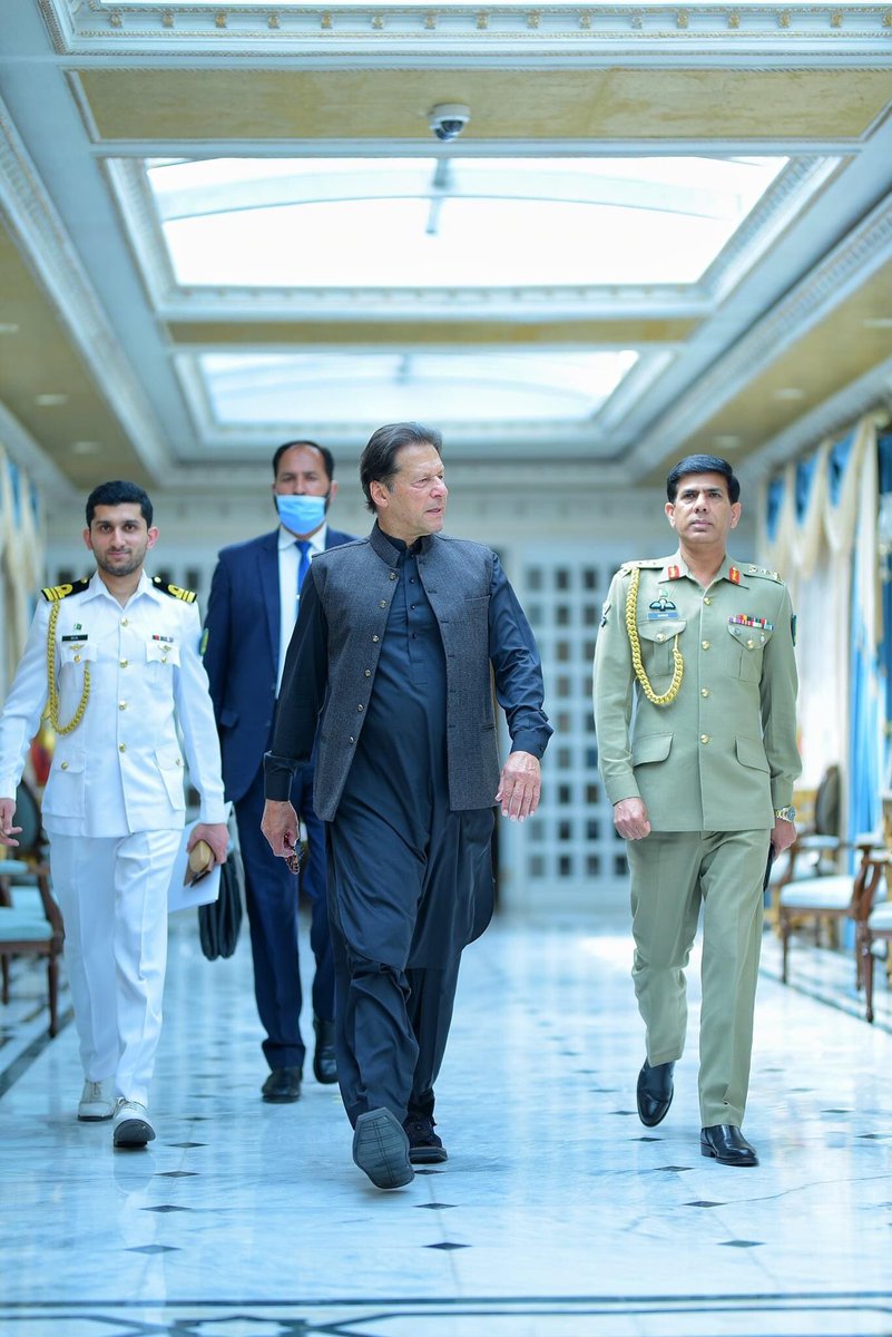 Imran Khan top the ranking of most handsome politicians in the world wonderslist.com/most-handsome-…. #ImranKhan #PTI #HandsomeGuy