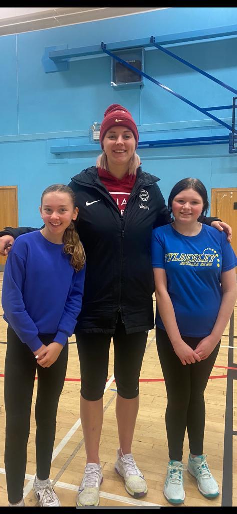 Gembajones2's tweet photo. @ECardwell11 my Megan absolutely loved meeting tonight! Watching @thundernetball this March, getting a few autographs and now meeting you, has really inspired her!
Thank you so much 😊 https://t.co/ulPudN6X12