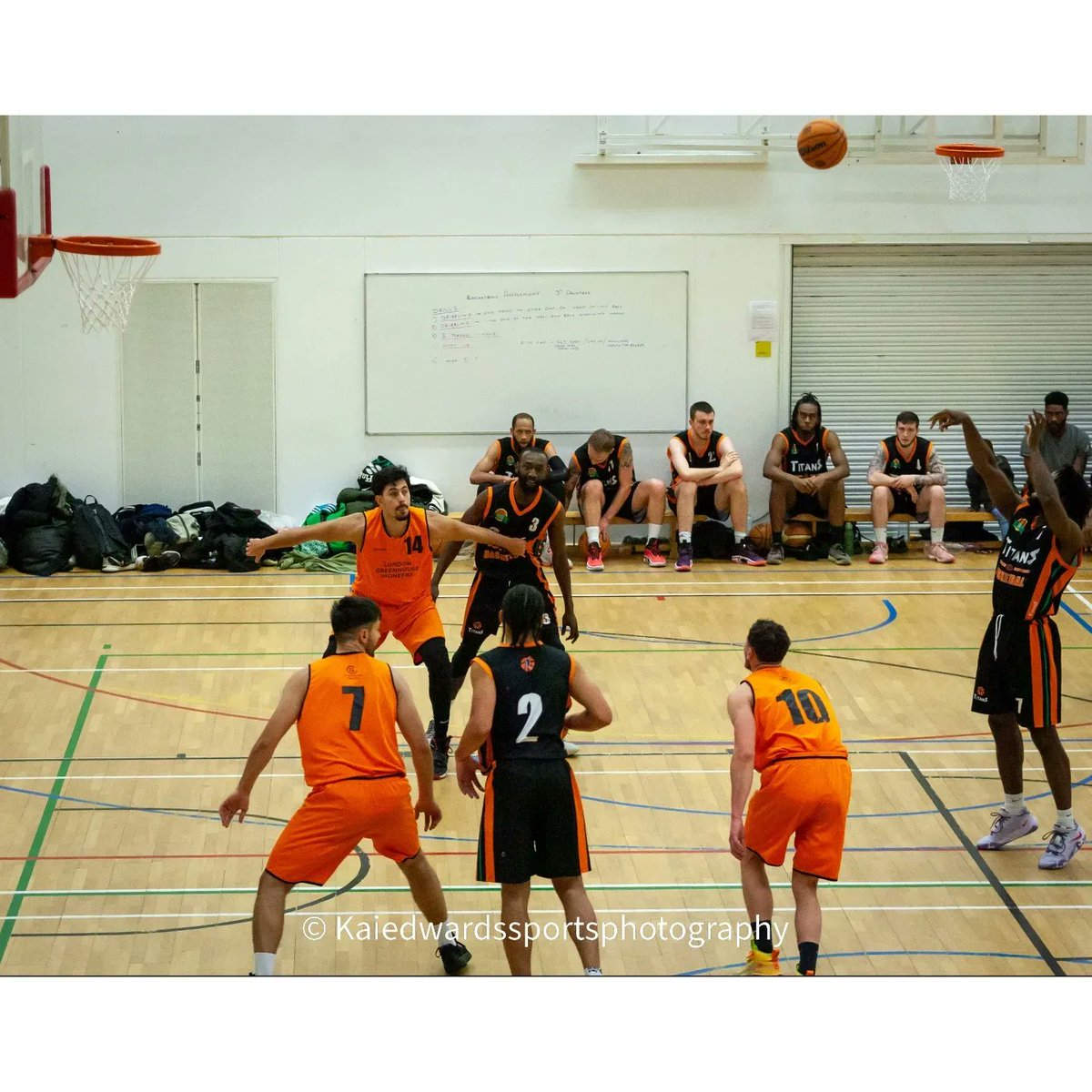 KaiEdwards97's tweet photo. Greenwich Titans vs London Greenhouse pioneers 17/12/2022 #BritishBasketball #basketball #sportsphotography https://t.co/htm3QgxATW