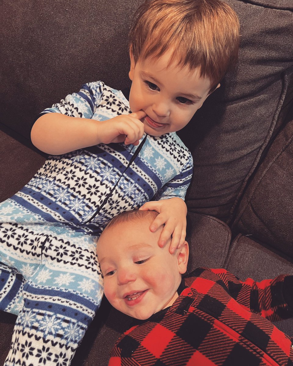 SChurchill_'s tweet image. “Precious moments, special people, happy faces, I can see. Somewhere in my memory, Christmas joys all around me… all of the music, all of the magic, all of the family, home here with me” 🎶🏡🎄 #SomewhereInMyMemory #HenryFelix #RileyLucas #25DaysofCuteness #day19