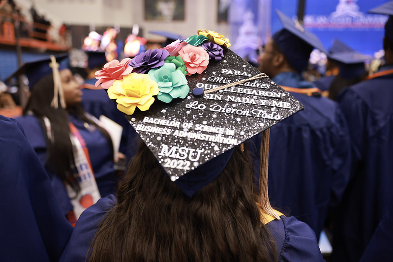 MorganStateU's tweet photo. Unique! π
Caps off to these grads for sharing their inspiration through creativity! #MorganGrad2k22
Check out our best captured moments from the Fall 2022 Commencement Ceremony! πΈ https://t.co/3TJP50XqZW https://t.co/QOPOr3VzxB