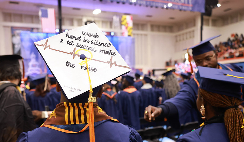 MorganStateU's tweet photo. Unique! π
Caps off to these grads for sharing their inspiration through creativity! #MorganGrad2k22
Check out our best captured moments from the Fall 2022 Commencement Ceremony! πΈ https://t.co/3TJP50XqZW https://t.co/QOPOr3VzxB