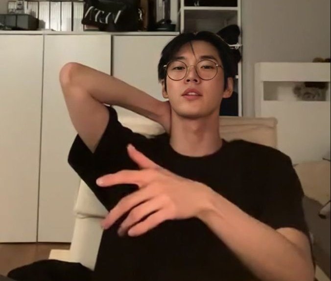 denme amigos q no tengo, fav y rt para ayudar a un indigente por favor