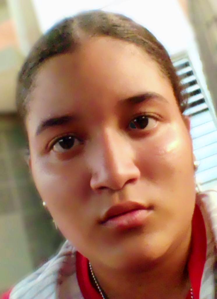 PRPDNoticias's tweet image. FUE VISTA POR ÚLTIMA VEZ EN EL RESIDENCIAL LUIS LLORENS TORRES. 

Si tiene información, comuníquese al 787-343-2020, 9-1-1 o al cuartel más cercano.