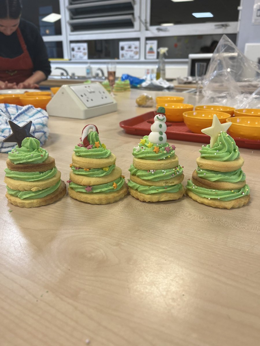 Miss Broadley PE tweet media