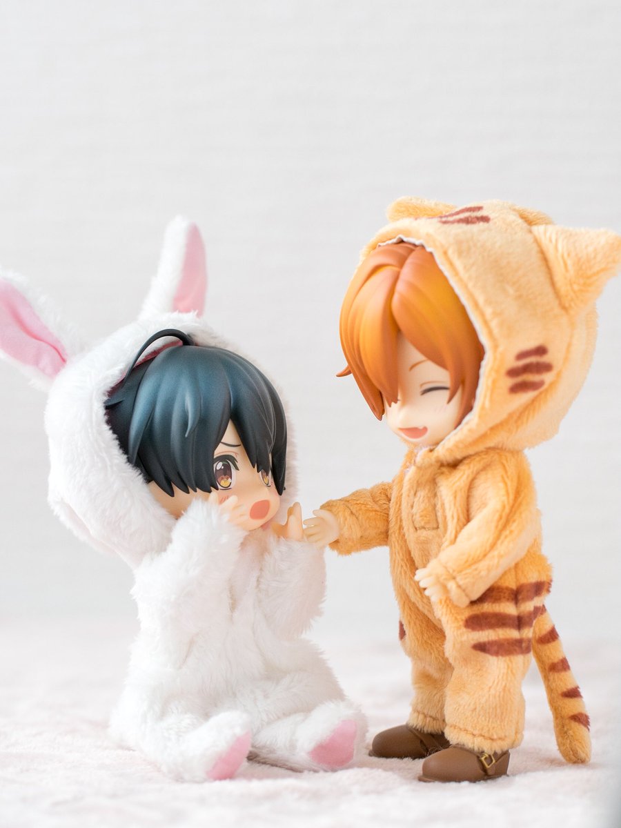 azu_kichi55's tweet photo. 🦁「わーーみゃーちゃん🐰だ！かわいいー」

🐰「せせせ先輩もめちゃくちゃかわいいです！！」
(うわああああ先輩ねこみみ！！めちゃくちゃにあう！！)

#ねんどろいどささみゃー https://t.co/8oaYU9s0Lt