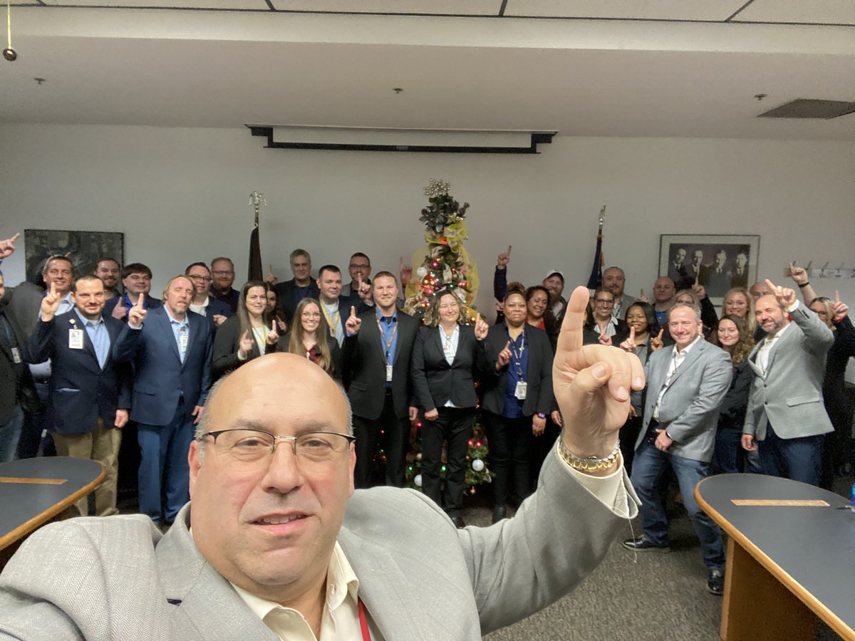 Spending some time with the Rockford Air Hub midnight leadership team just before they start their peak week! #proudupsers