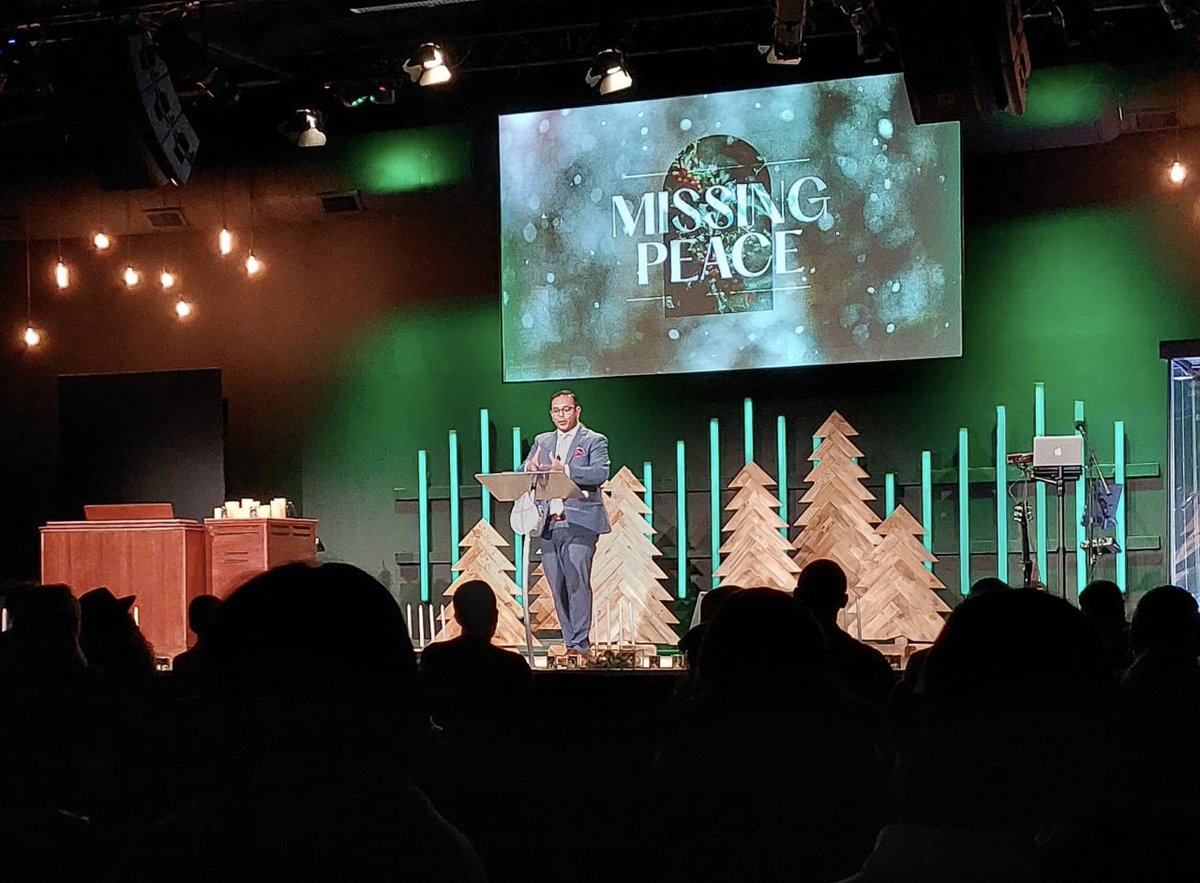 mysanctuarytx's tweet photo. What are you searching for this Christmas? In all the gifts &amp; glitter, in all the hustle &amp; bustle of the holidays, are you Missing Peace? Join us this Christmas Eve (Sat, Dec 24) at 4pm for a beautiful worship experience for the entire family. #ChristmasEve #MissingPeace https://t.co/HEGLnWUzr5